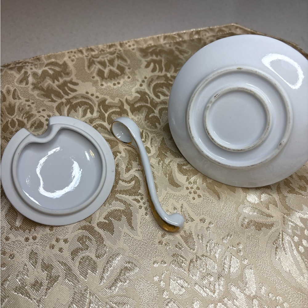 Vintage Porcelain Sugar Bowl Set,Complete With Lid And Matching Small Spoon. - Picture 7 of 11